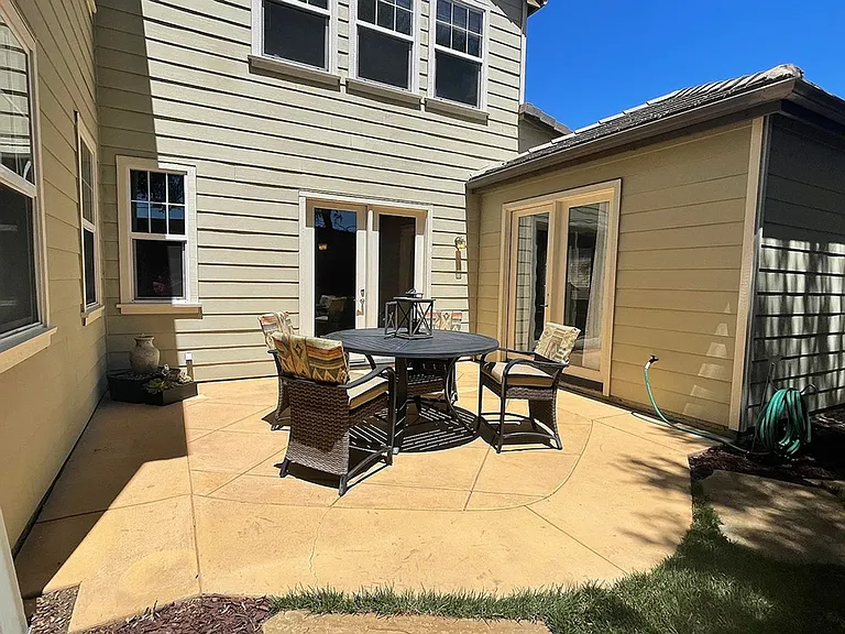 477 Hawk Canyon Ct — Photo 18