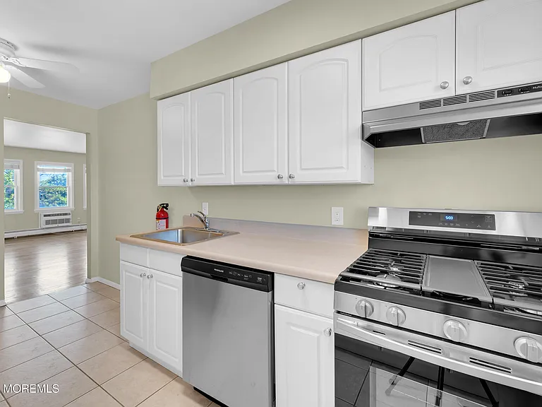 310 Maryland Ave #31B — Photo 6