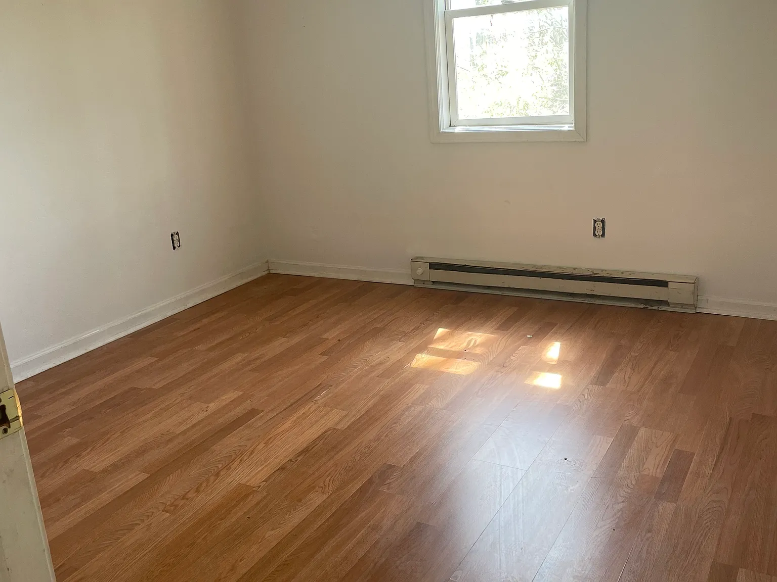 2 bed, 750 sqft, $700 — Photo 2