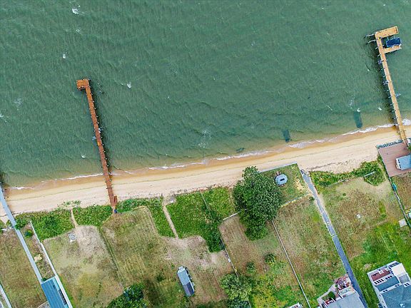 4th image of 400 Beachside Dr