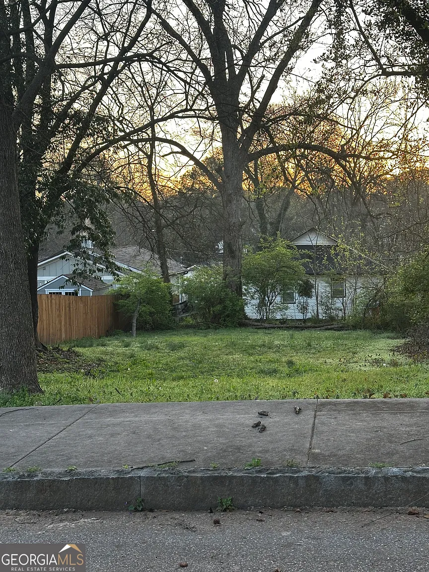 1102 Sims St SW photo 1