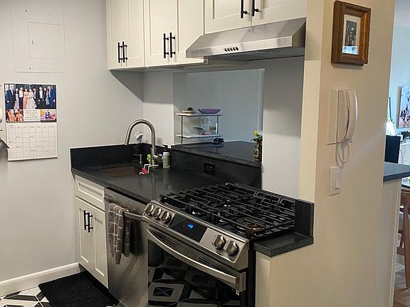 4th image of 301 E 79th St APT 9G