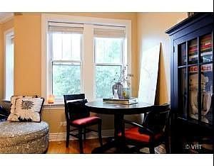 4th image of 1646 N Wood St #1