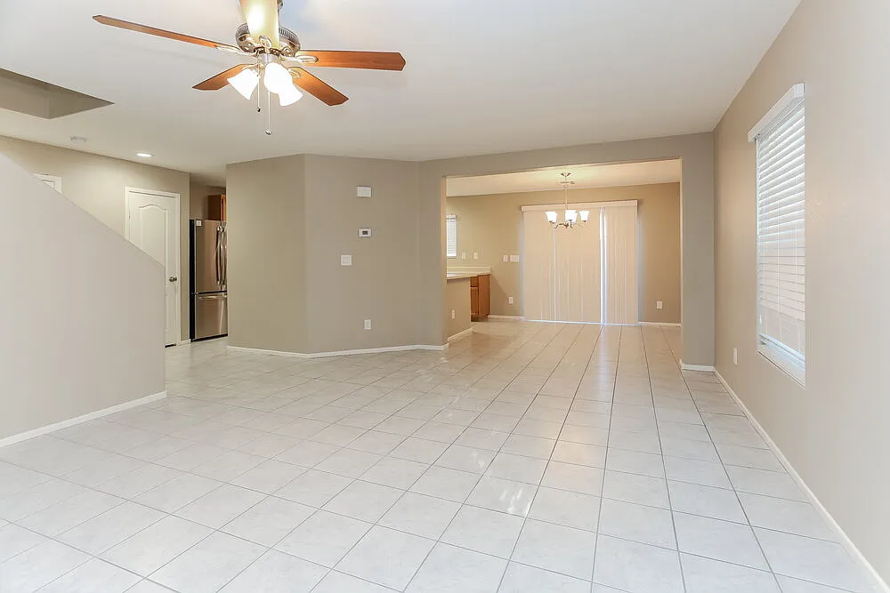 4 bed, 2.0 bath, 1674 sqft, $2,055 — Photo 4