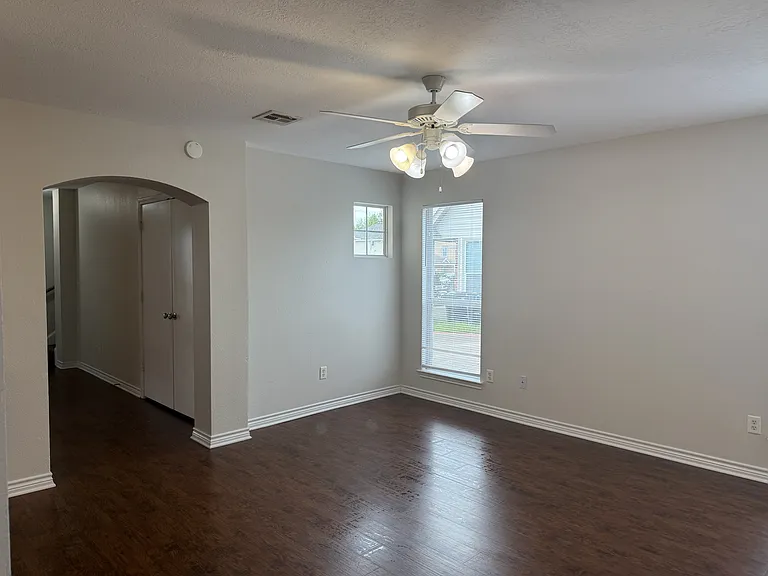 4039 Southern Trace Dr — Photo 3