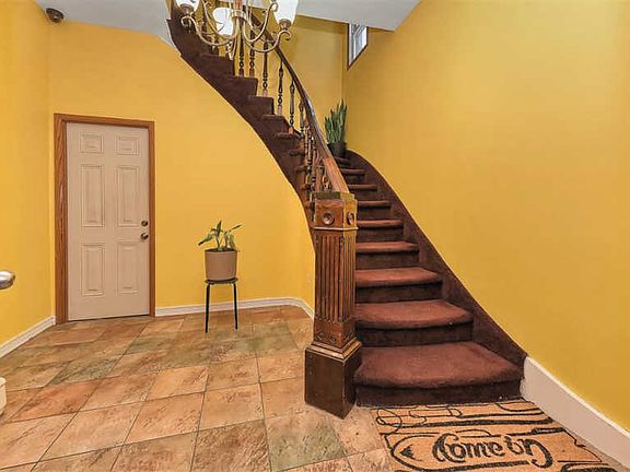 2nd image of 30 Clifton Pl