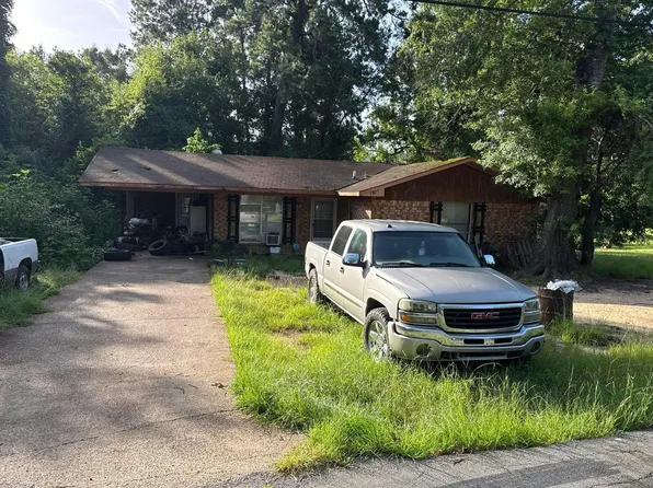 1301 N 5th St, Natchitoches, LA 71457