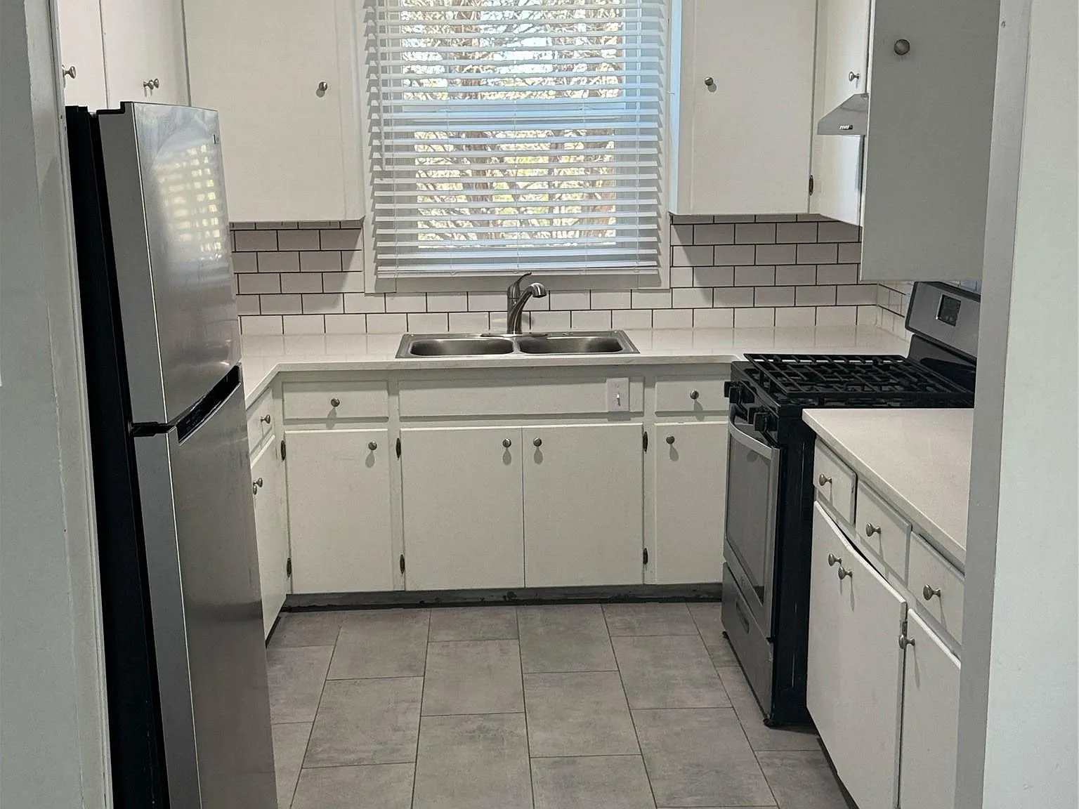 2 bed, 1.0 bath, 900 sqft, $1,495 — Photo 1
