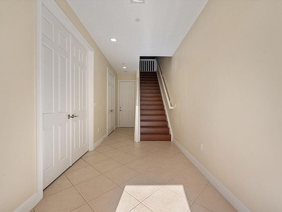 4th image of 2502 N Dixie Highway #53