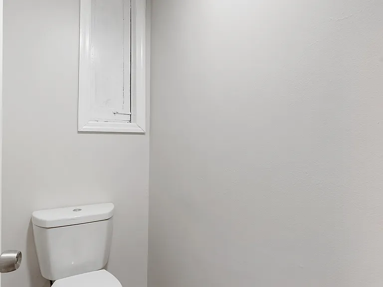 337 Washington St #2 — Photo 5