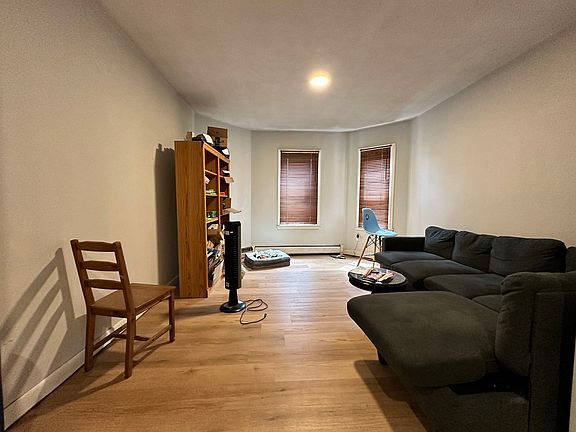 4th image of 94 Pearson Ave #1