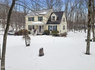 214 Primrose Ln, Milford, PA 18337