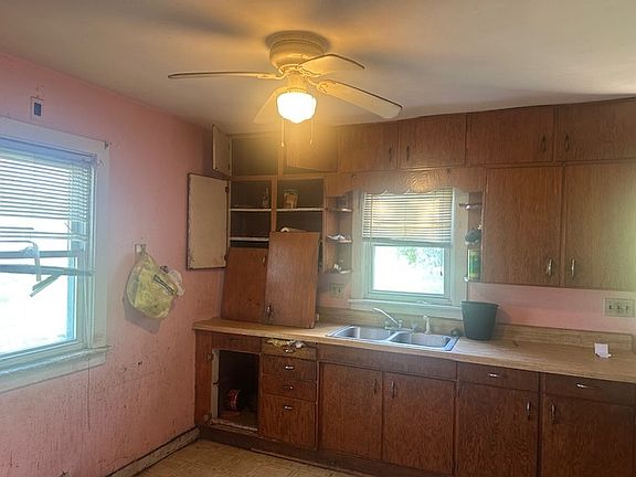 4th image of 307 S Peck St