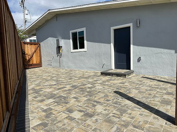 4th image of 401 Dolores Way #A