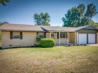 1929 E Foster Dr, Ada, OK 74820