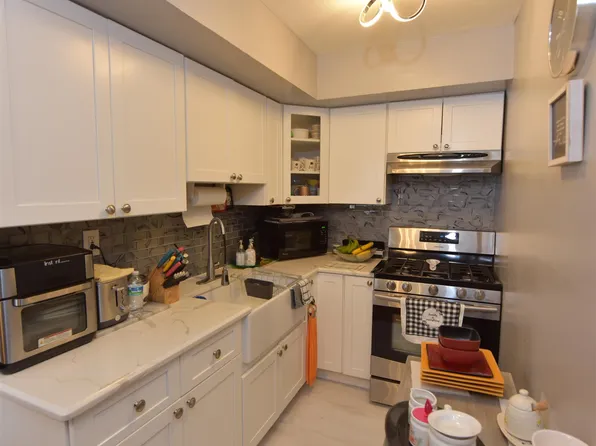 2215 Grand Avenue image 4 of 6