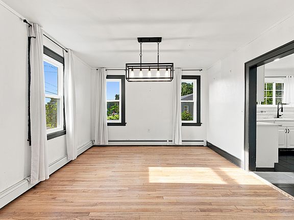 5th image of 109 Johnson St