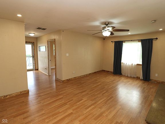 4th image of 907 Cottage Ave