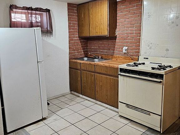 4th image of 334 Saint Patrick St #1/2
