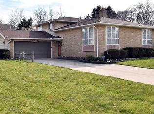 28703 Tudor Dr, North Olmsted, OH
