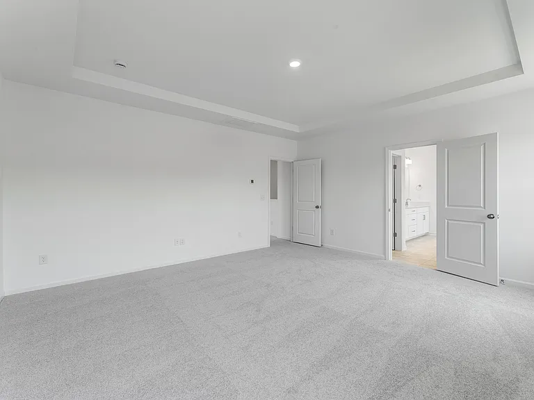 136 Glenn Dr — Photo 19