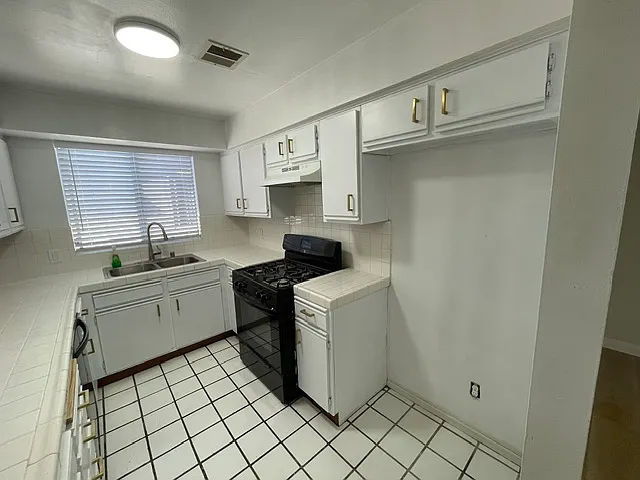 16126 S Ainsworth St #B — Photo 19