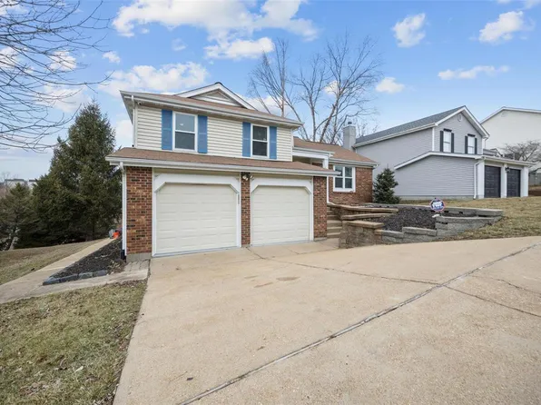 3789 Lemay Woods Dr, Saint Louis, MO 63129