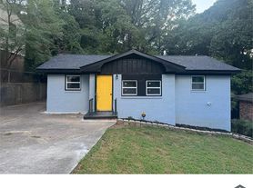 1285 Kenilworth Dr SW