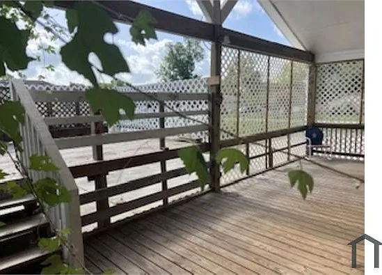 5821 Woodview Dr — Photo 12