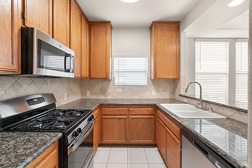 4527 Coldwater Canyon Ave #4 Photo 1