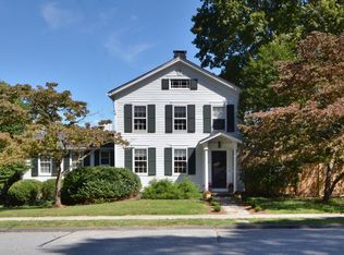49 N Main St, Essex, CT 06426