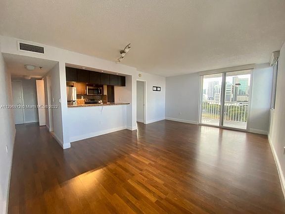 3rd image of 850 N Miami Ave W #1004