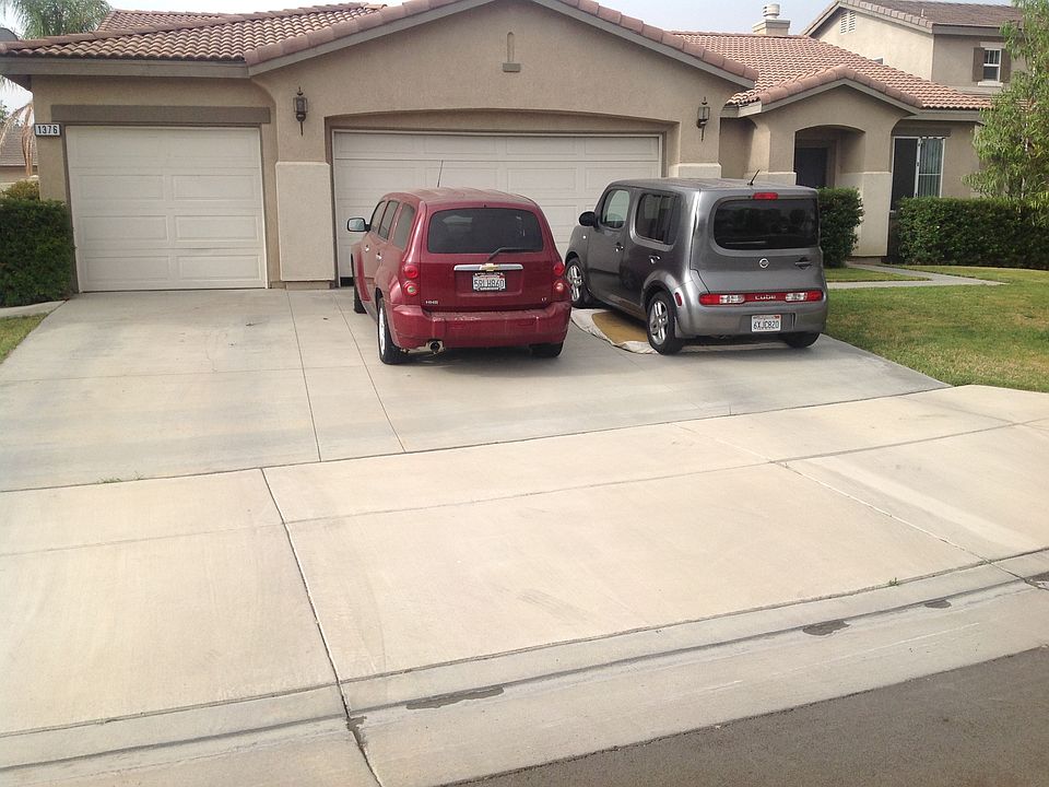 4 bdrm 2 bath tile & carpet 