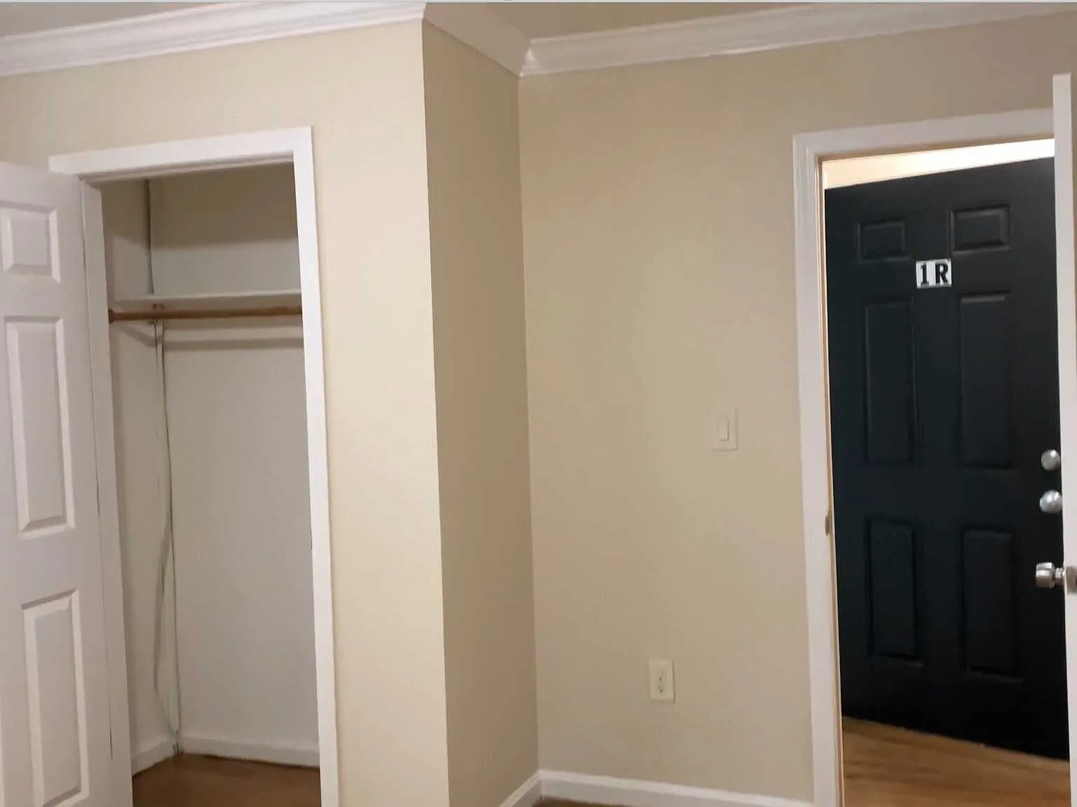 3 bed, $5,000 — Photo 2
