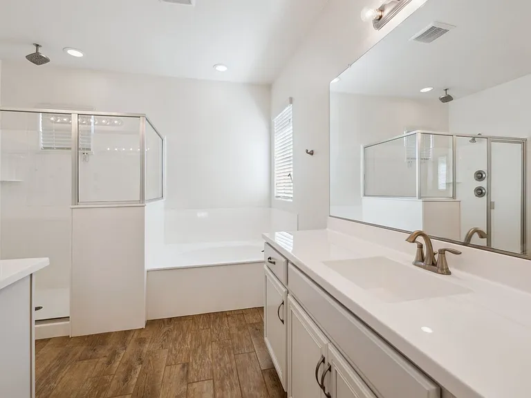 211 E Brinley Dr — Photo 23