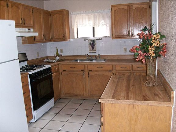 2nd image of 2630 Mountain Ave
