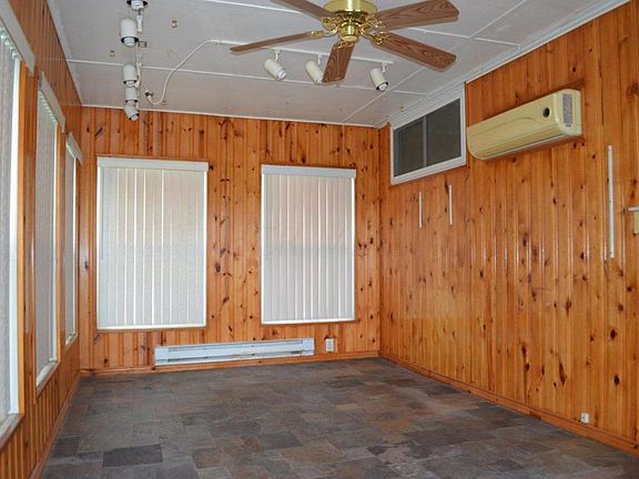 3rd image of 4156 Wright Park