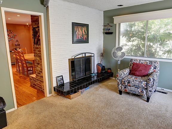 4th image of 5915 NW Kauffman Ave
