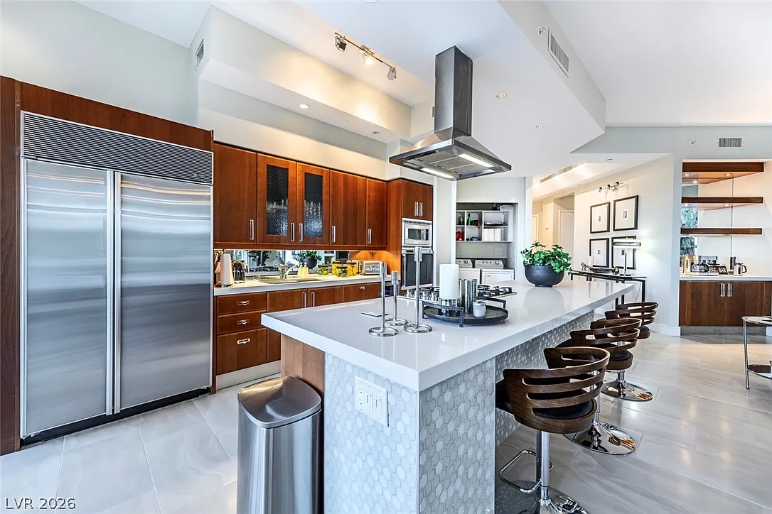 2 bed, 2.0 bath, 1712 sqft, $4,500 — Photo 2