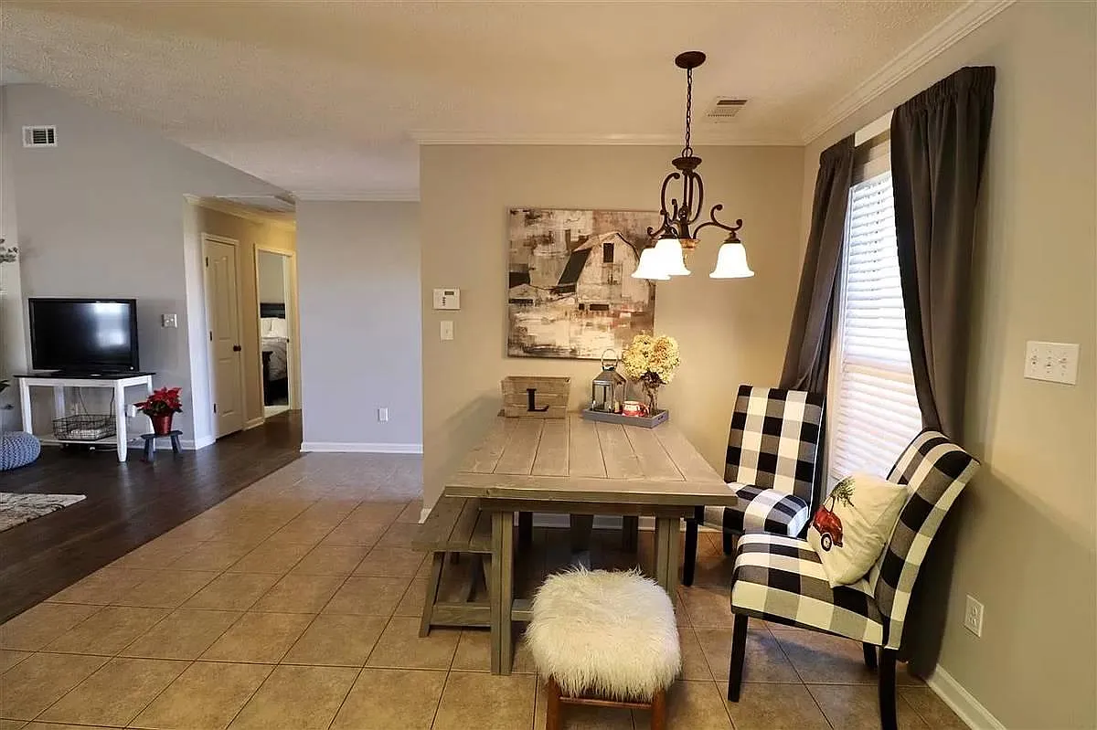 Dining area off kitchen. - 505 Indian Trl