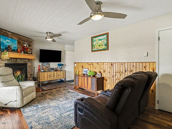 4th image of 28899 Hille Dr