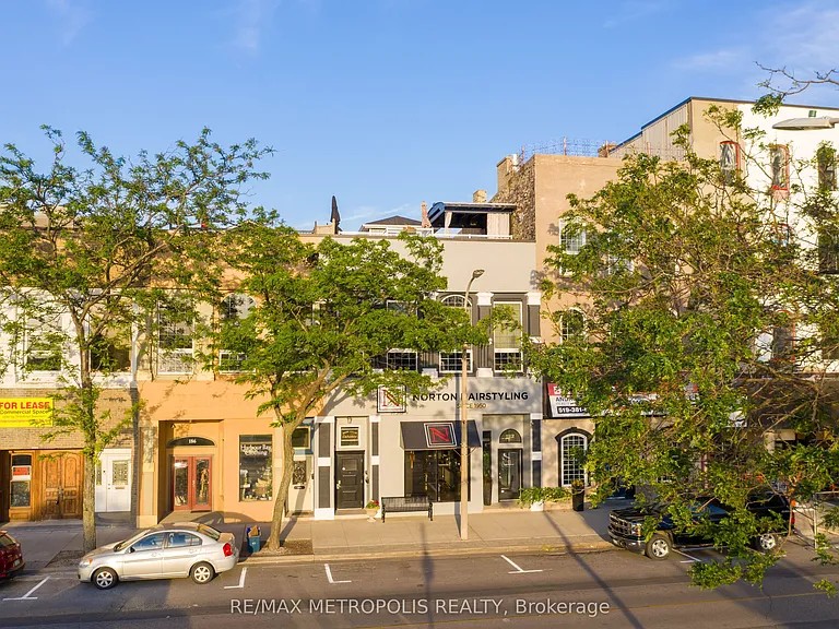 182 Front St N #UPPER — Photo 1