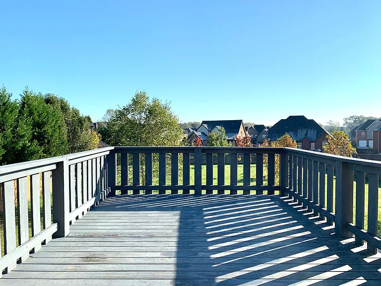 1533 Edgewater Ln — Photo 46