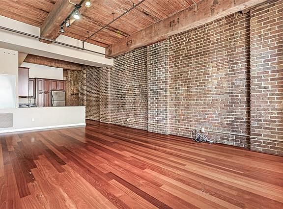 5th image of 1107 S Peters St APT 419