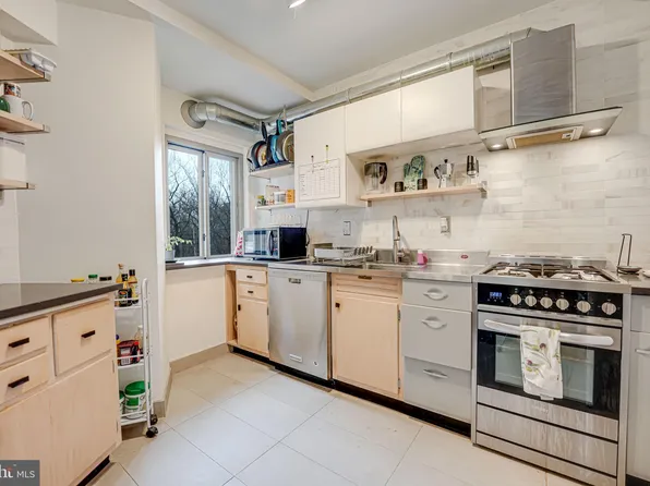 4200 Cathedral Ave NW APT 809, Washington, DC 20016