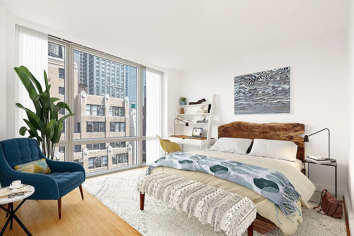 320 West 38th Street — Photo 4