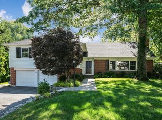 29 Stonehouse Rd, Scarsdale, NY 10583