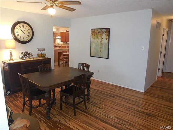 4th image of 1032 Riverwood Place Dr