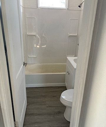 3rd image of 1111 W Crestwood Dr