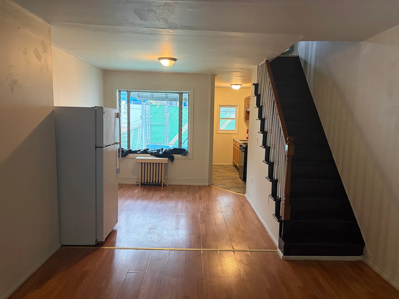 3 bed, 966 sqft, $1,350 — Photo 2